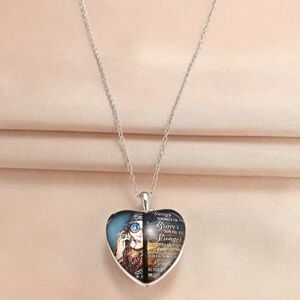 Elegant Heart Pendant Necklace with Inspirational Design